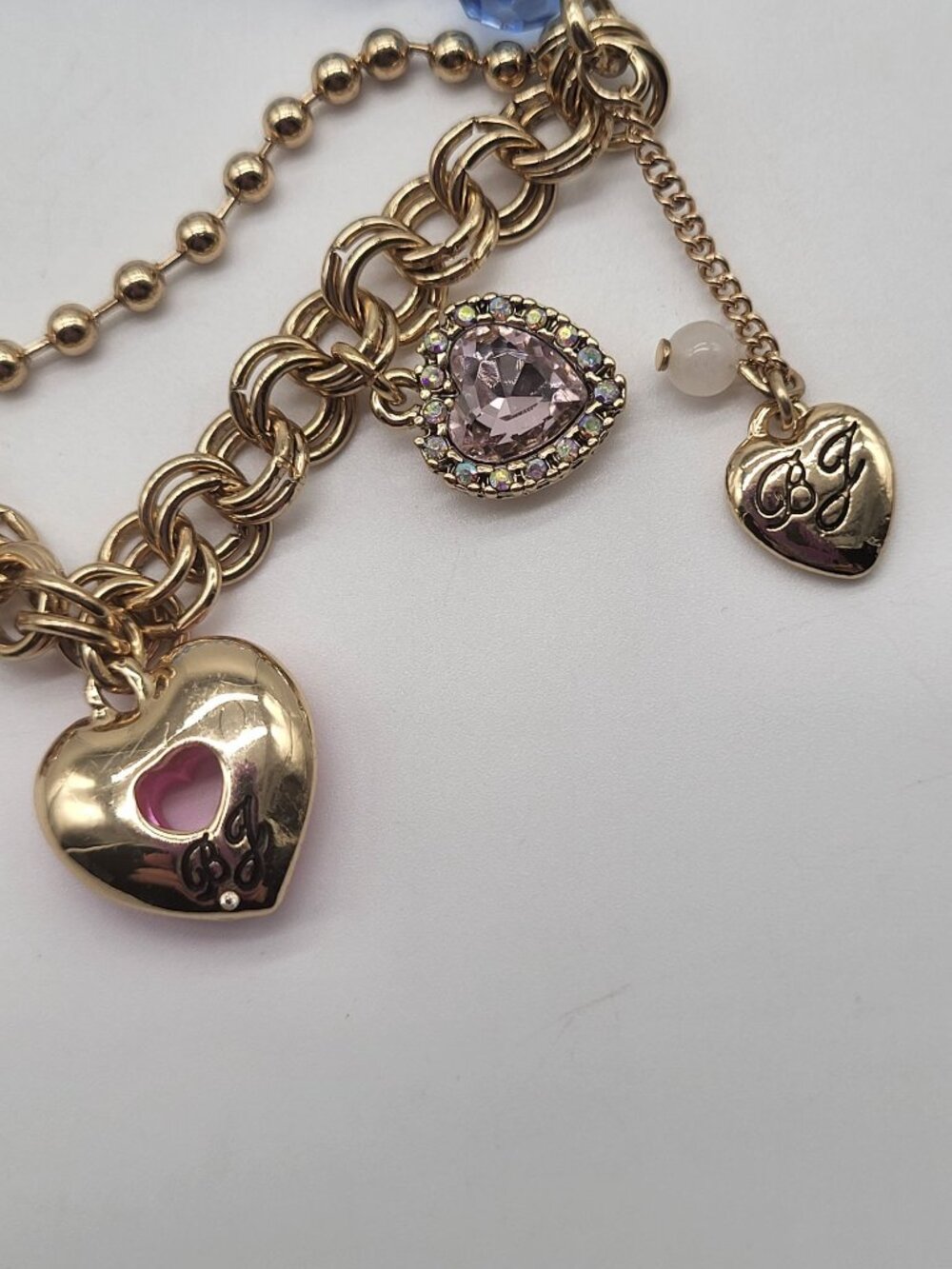 Betsey Johnson Heart Charm Gold Tone Blue Beaded Bracelet Girly Glam - Picture 3 of 5